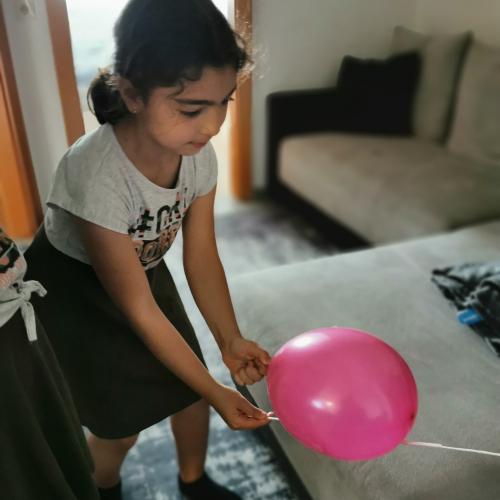 Aybüke und Tuana - Raketenluftballon 